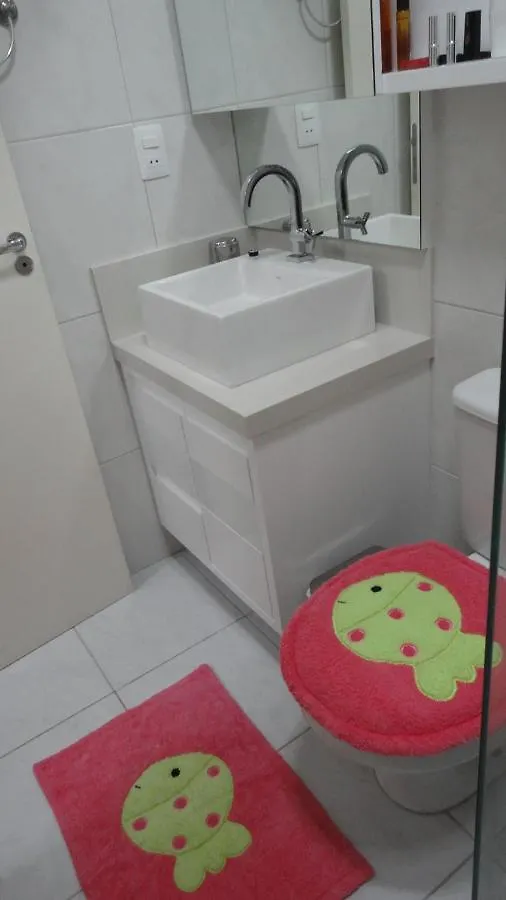 קריסיומה Quarto Top No Centr0 Com Cama Box De Casal - Acomoda Ate 2 Pessoas - Home Office - Wifi - Smart Tv Com Apps Youtube - Cozinha - Banheiro - Sala De Estar - Apto Compartilhado Com Anfitrioes Experientes Em Hospedar - Superhost No Bnb 5 Estrelas בית אירוח
